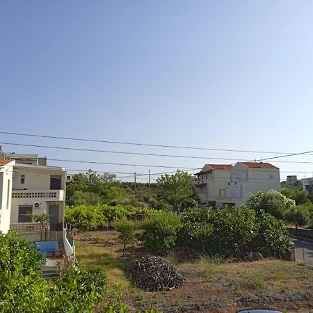 Phoeve Apt-Lovely 1-Br Rental Near The Beach Калатас Екстериор снимка