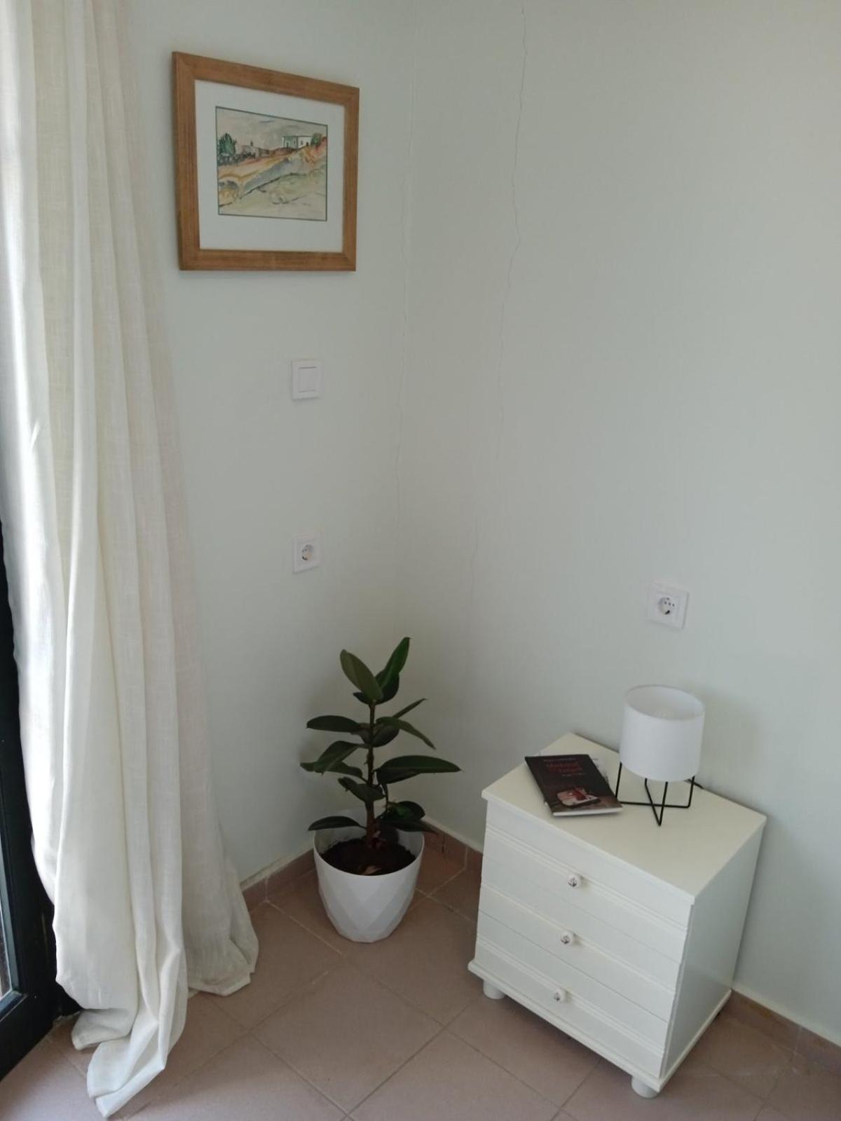 Phoeve Apt-Lovely 1-Br Rental Near The Beach Калатас Екстериор снимка