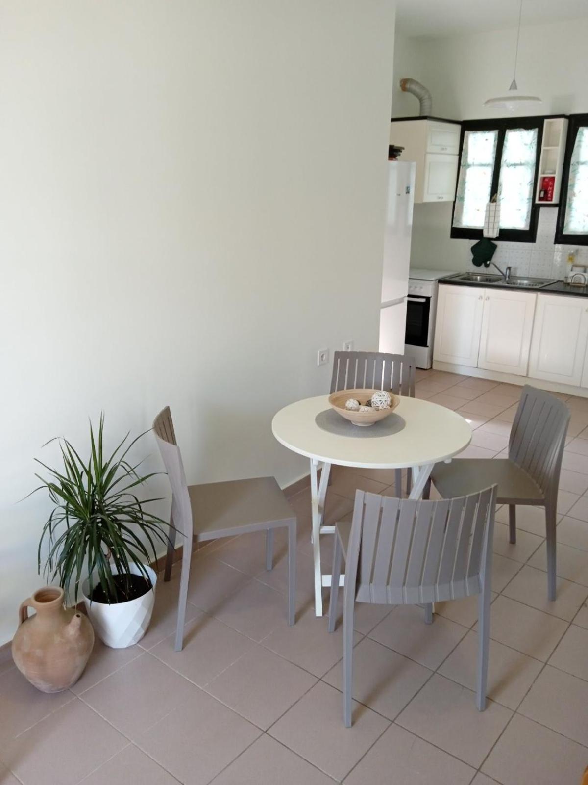 Phoeve Apt-Lovely 1-Br Rental Near The Beach Калатас Екстериор снимка