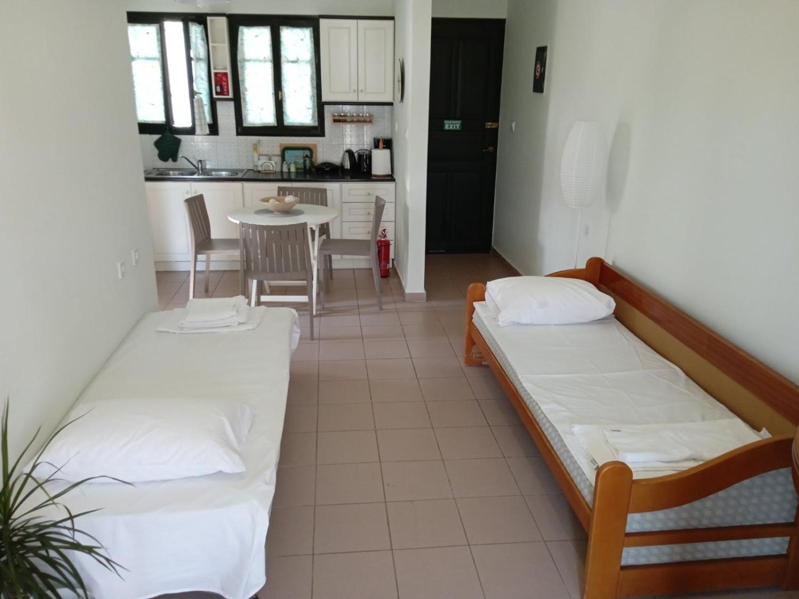 Phoeve Apt-Lovely 1-Br Rental Near The Beach Калатас Екстериор снимка
